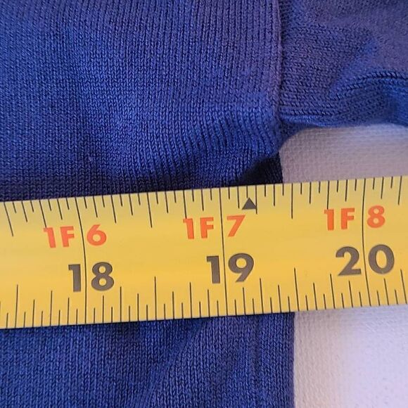 Ellen Tracy Blue Long Sleeve Pull Over Sweater Size Medium - Picture 10 of 14